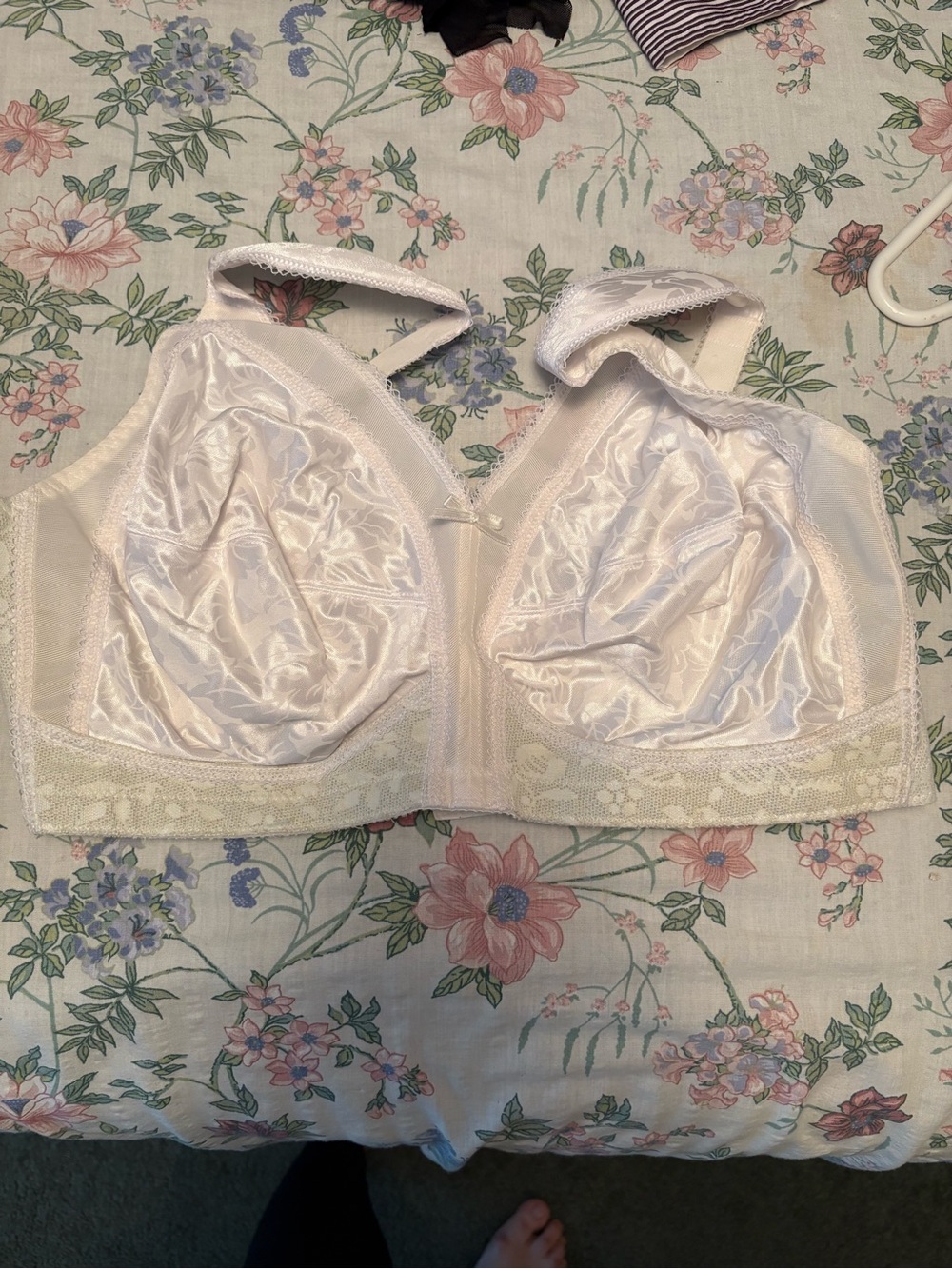 Playtex White Satin and Lace Full-Coverage Bra - never worn